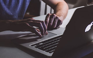 随着皇马1-2被绝杀，马竞4-2，西甲最新积分榜出炉！巴萨机会来了